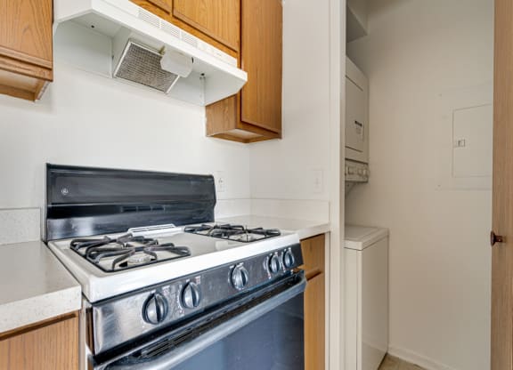 Gardenia Layout Kitchen Gas Range at The Harbours Apartments, near Troy