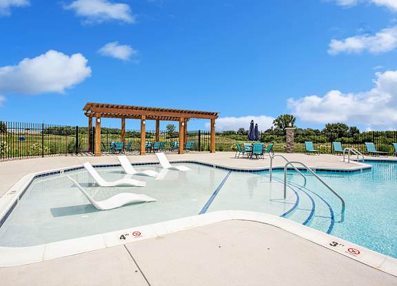 Pool With Cabana at The Grove Apartment Homes, Lincoln Nebraska