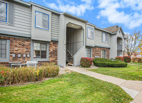 Exterior of Apartments at Hampton Lakes Apartments, Walker, 49534
