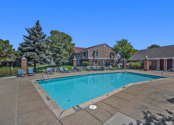 Outdoor Swimming Pool With Large Sundeck at Hampton Lakes Apartments, Walker