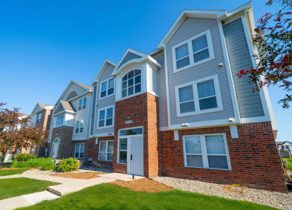 Exterior View of Apartments at Heatherwood Apartments, Grand Blanc, Michigan
