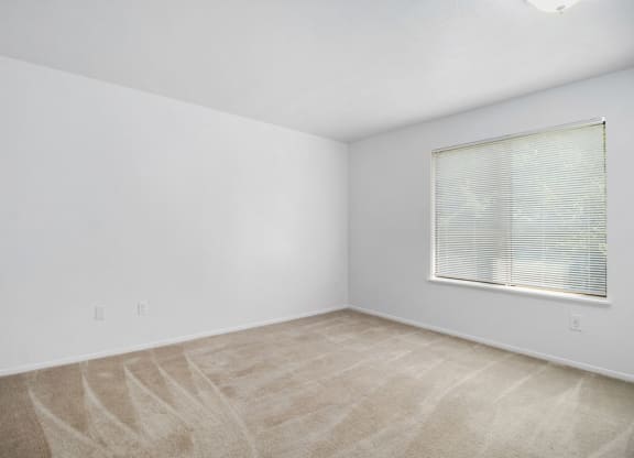 Window Coverings Provided at Hurwich Farms Apartments, Indiana, 46628