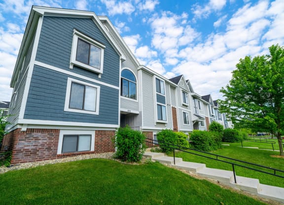 Green Space Walking Trails at Hurwich Farms Apartments, South Bend, IN, 46628