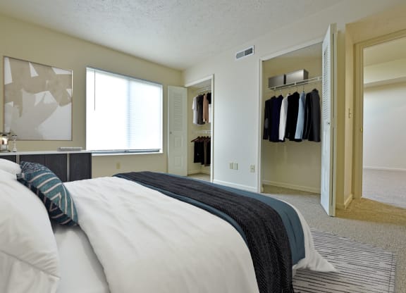 Bedroom at Heatherwood Apartments, Grand Blanc