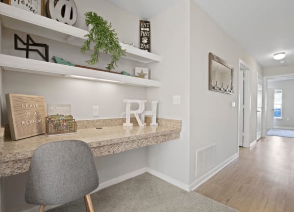 Huron Living Room at River Hills Apartments, Fond du Lac, 54937