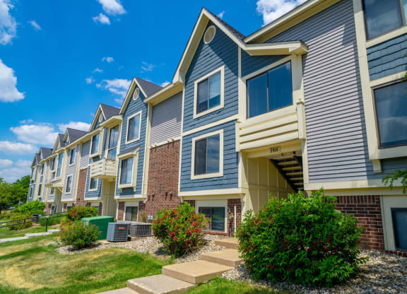 Exterior Building Entrance View Of Community at Indian Lakes Apartments, Mishawaka, IN