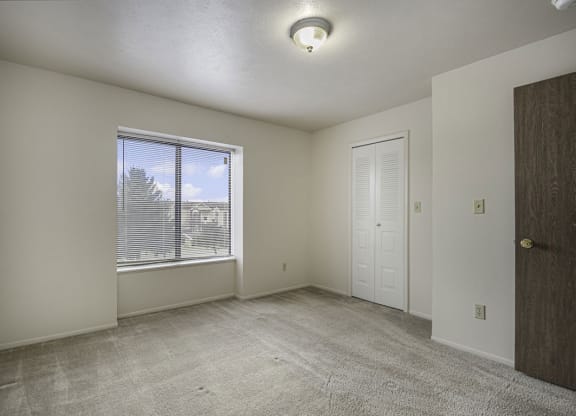 Classic Bedroom with Walk In Closet at Indian Lakes Apartments, Indiana