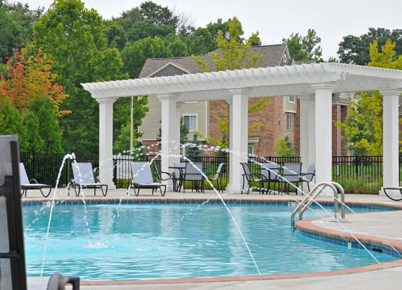 Swimming Pool With Sundeck and Pergola at LakePointe Apartments, Ohio, 45103