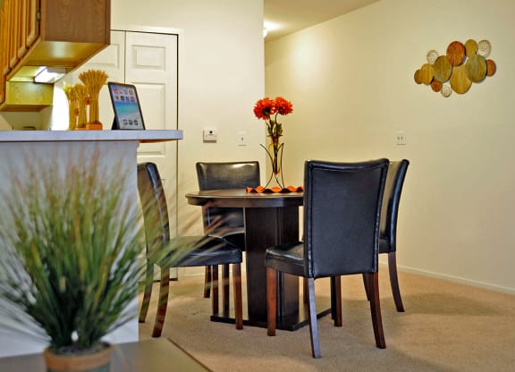 Dining Area at LakePointe Apartments, Batavia