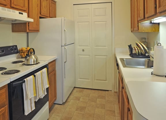 Kitchen at LakePointe Apartments, Ohio