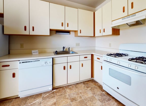 Three Bedroom Kitchen with Dishwasher at Mount Royal Townhomes, Kalamazoo, MI, 49009