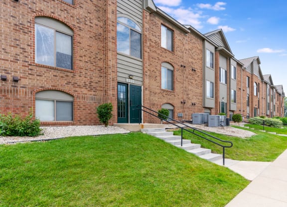 Well Maintained Buildings at Oak Shores Apartments, Wisconsin