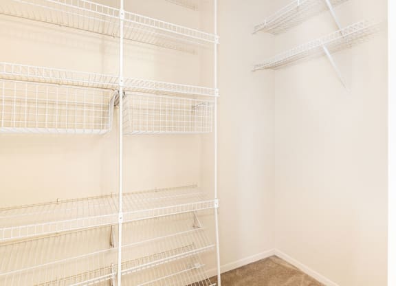 Bedroom with Walk-In Closet at Oak Shores Apartments, Oak Creek