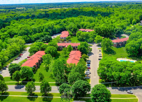 Lush Green Surroundings at Old Farm Apartments, Elkhart, 46517
