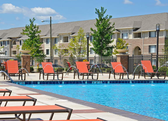 Expansive Sundeck at Prairie Lakes Apartments, Peoria, IL, 61615