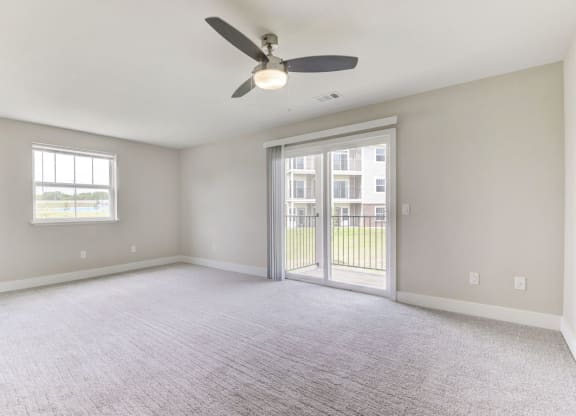 End Style with Enlarged Living Room  at Signature Pointe Apartment Homes, Athens, 35611