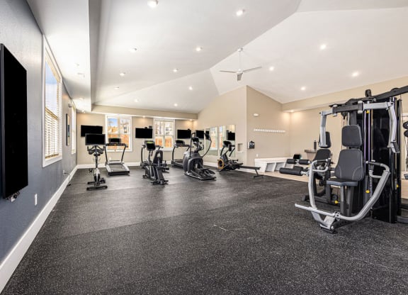 Spacious community gym  at Signature Pointe Apartment Homes, Athens, 35611