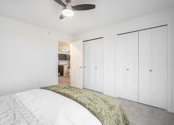Bedroom With Large Closets at Meadowbrooke Apartment Homes, Grand Rapids, 49512
