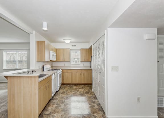Large Kitchen at Stoney Pointe Apartment Homes in Wichita, KS
