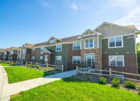 Exquisite Exterior at Strathmore Apartment Homes, Iowa, 50266