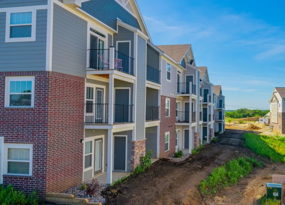 Exterior View at Strathmore Apartment Homes, West Des Moines, Iowa