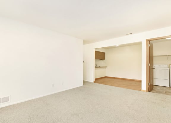 Dining and Living Areas at Tanglewood Apartments, Oak Creek, WI, 53154