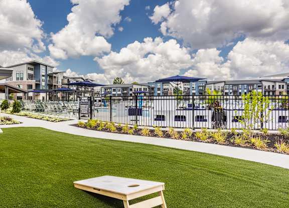 Pet Friendly at Upper Vue Flats, Dublin, 43016
