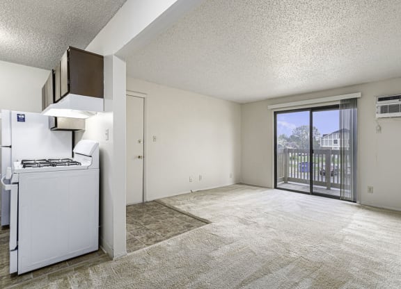 Open Floor Plan at West Wind Apartments, Fort Wayne, 46808
