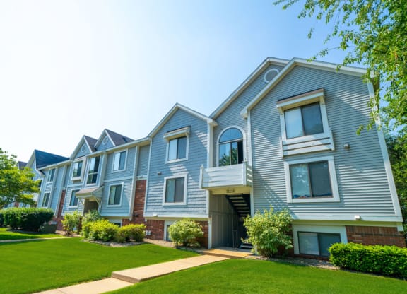 Exterior Apartment Building at Windmill Lakes Apartment Homes in Holland, MI