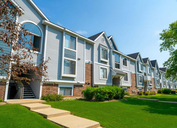 Walkways to Apartments at Windmill Lakes Apartments, Holland, MI