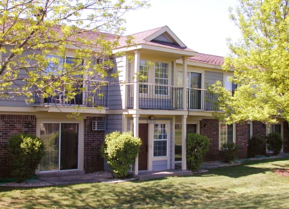 Attractive Community at Wood Creek Apartments, Kenosha