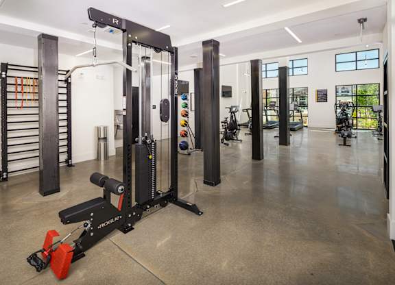 24/7 Fitness Center