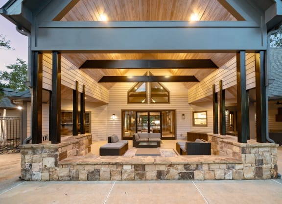 Pool Lounge