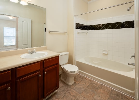 Bathroom with Garden Tub