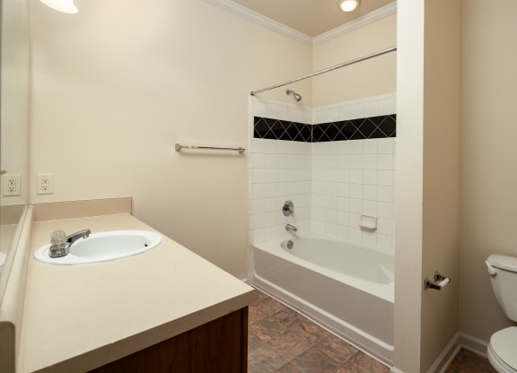 Bathroom with Garden Tub