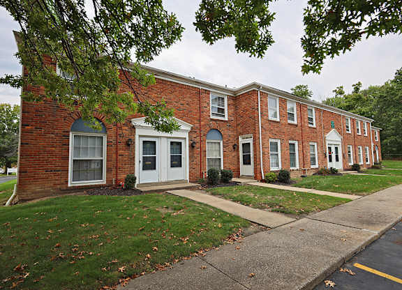Colonial Park Townhomes in Euclid OH