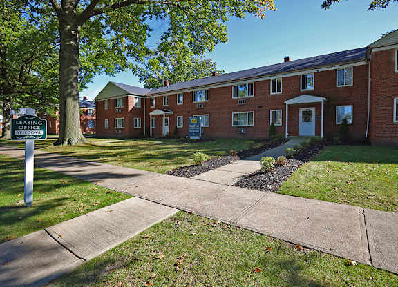Leasing Office Building at Morgan Park Apartments in Euclid OH