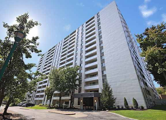 Building Exterior at Gates Mills Place, Mayfield Heights, OH, 44124