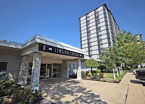 Building Exterior at Gates Mills Place, Mayfield Heights, OH, 44124