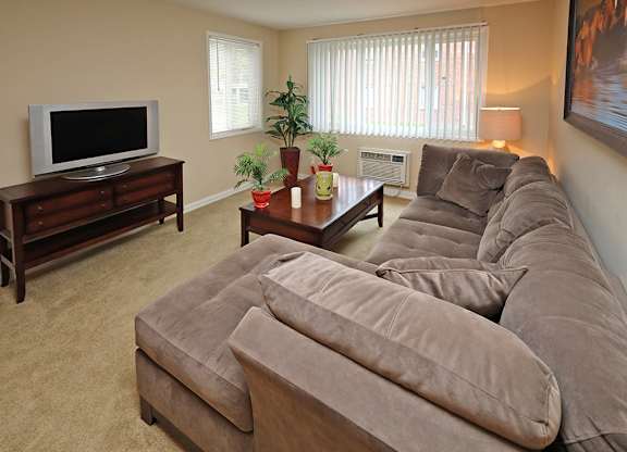 Model Suite Living Room at Morgan Park Apartments in Euclid OH
