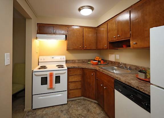 Model Suite Kitchen at Water's Edge Apartments in Euclid OH
