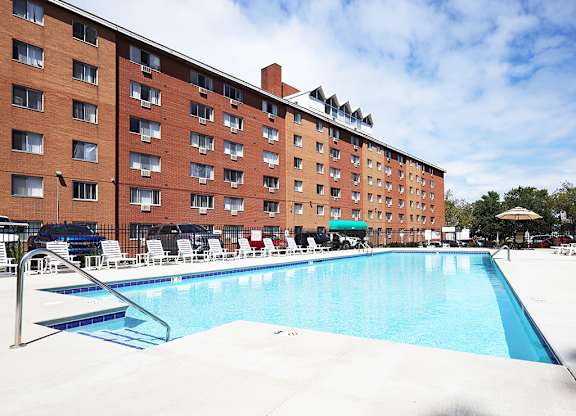 Edgewater Landing Pool