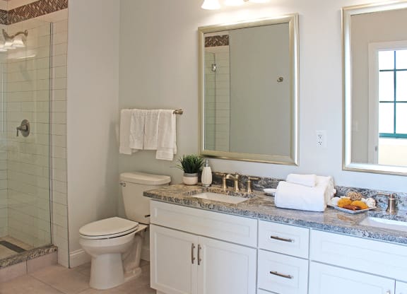 Creative Bathroom art at Residences at Halle, Ohio, 44113