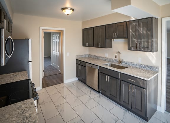 2B2B Penthouse #612 - Kitchen