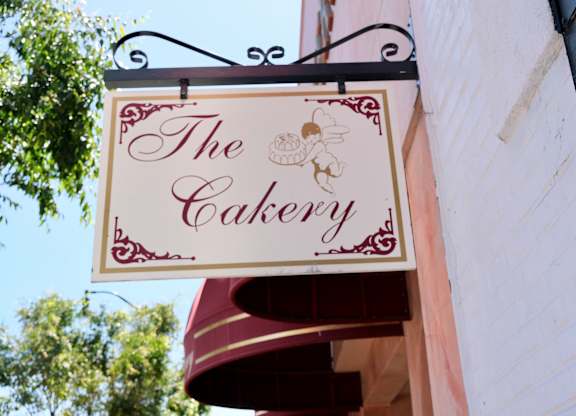 the cakery bakery  at Bayswater Apartments, California