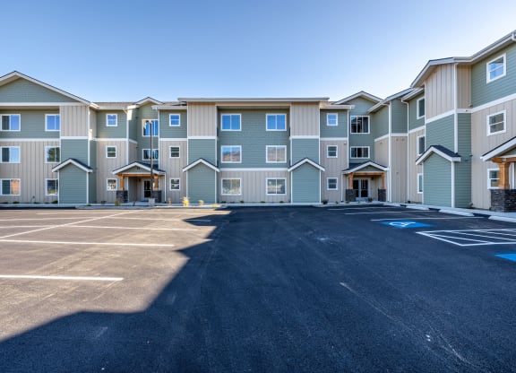 apartment exterior area at Sagecrest Apartments, Washington