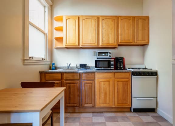 Richelieu Suites Studio Kitchen