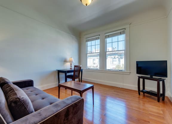 Richelieu Suites Living Room