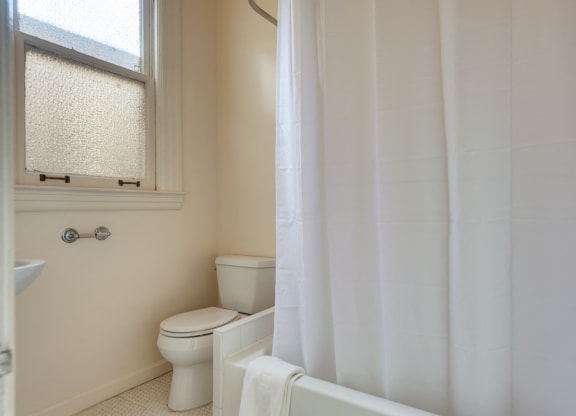 Richelieu Suites Bathroom