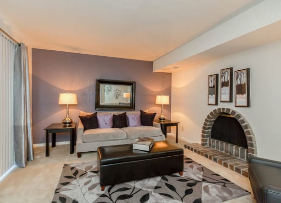 Model Living Room at Willow Creek, Kansas City, Missouri